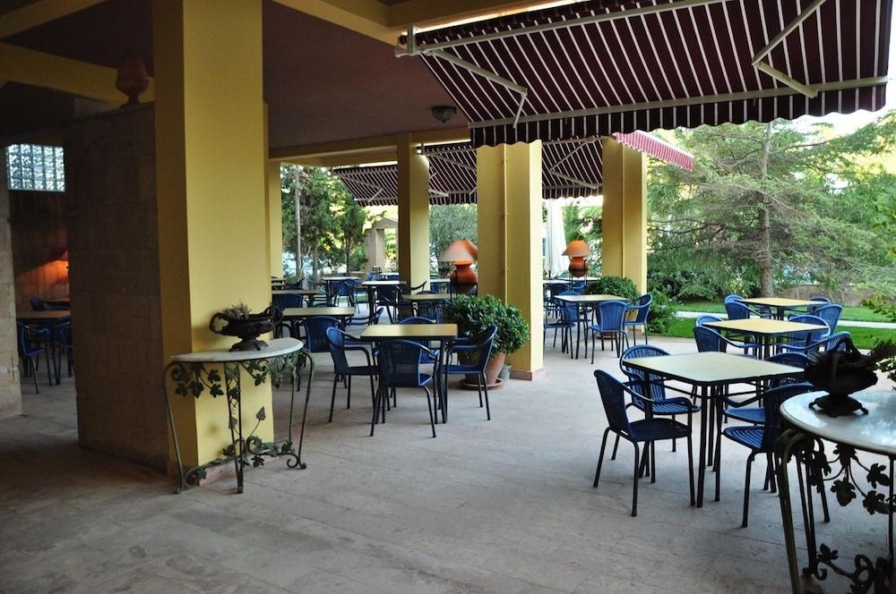 Palm Court Suites Ayvalı Exterior foto