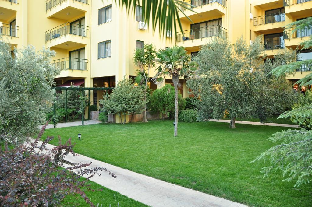 Palm Court Suites Ayvalı Exterior foto