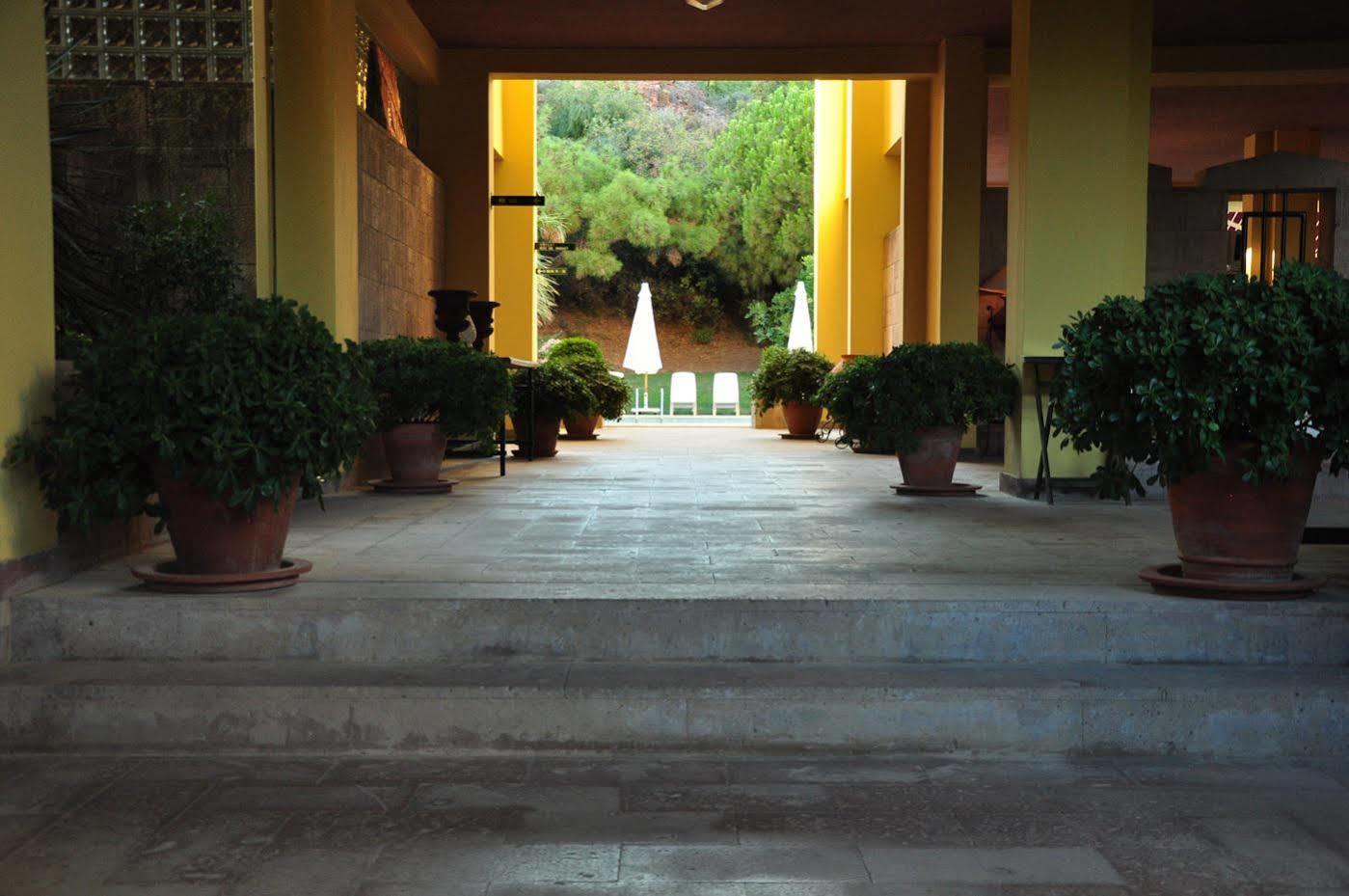Palm Court Suites Ayvalı Exterior foto